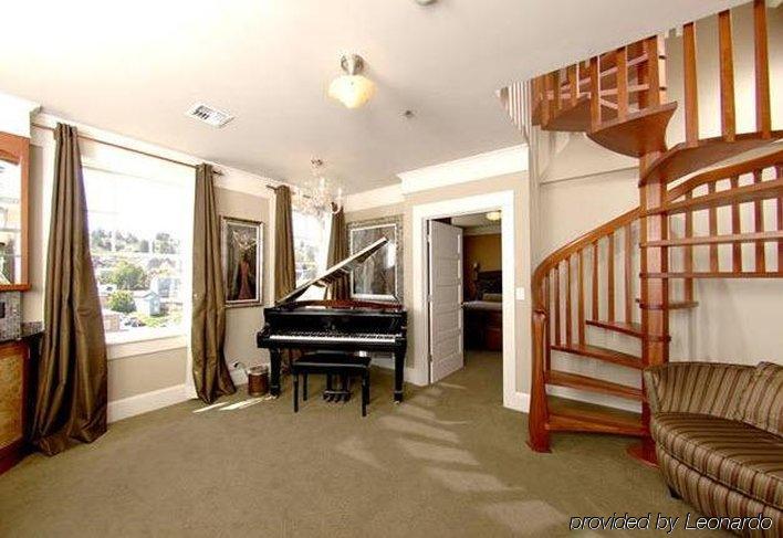Hotel Elliott 3*